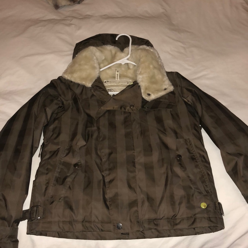 Burton snowboard jacket women’s small